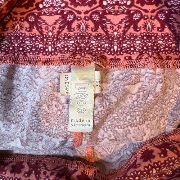 LulaRoe leggings 
one size 
never worn 
Multi Colored - Picture 3 of 3